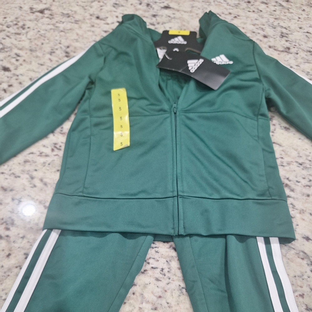 Adidas kids 2 piece set size 5